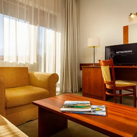 Np House- Social Hotel&coworking By Networking Premium, Free Shuttle 4* בנסקו