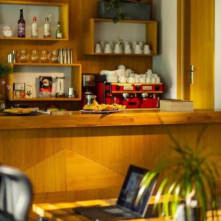 Np House- Social Hotel&coworking By Networking Premium, Free Shuttle מלון בנסקו