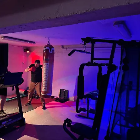 מלון Np House- Social Hotel&coworking By Networking Premium, Free Shuttle בנסקו