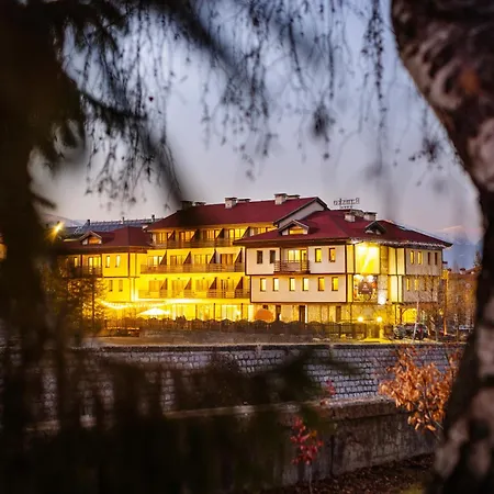 Coliving Bansko, The Social With The Complimented Bulgarian Modern Cuisine Hotel