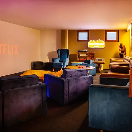 Coliving Bansko, The Social With The Complimented Bulgarian Modern Cuisine Hotel Bansko