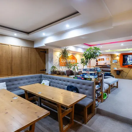 Hotel Coliving Bansko, The Social With The Complimented Bulgarian Modern Cuisine